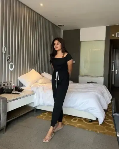 Call Girls Mallapur Cash On Delivery